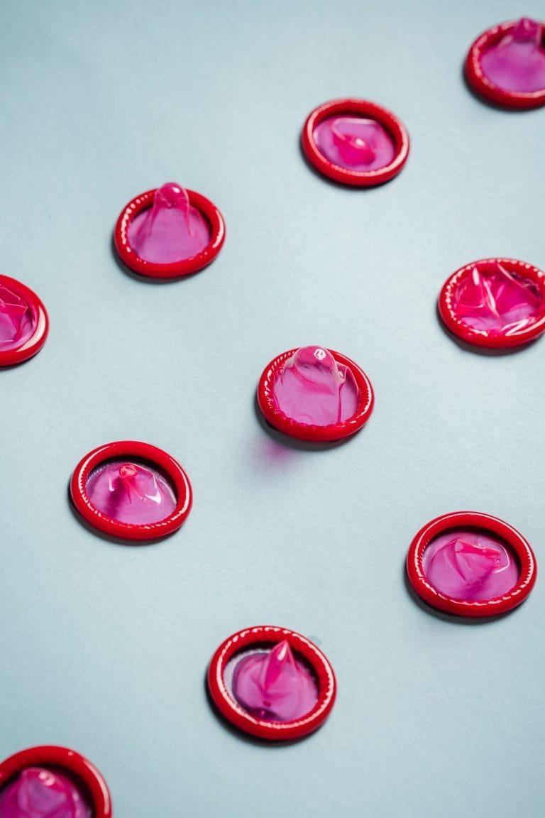 Contraception : préservatifs rose en ligne