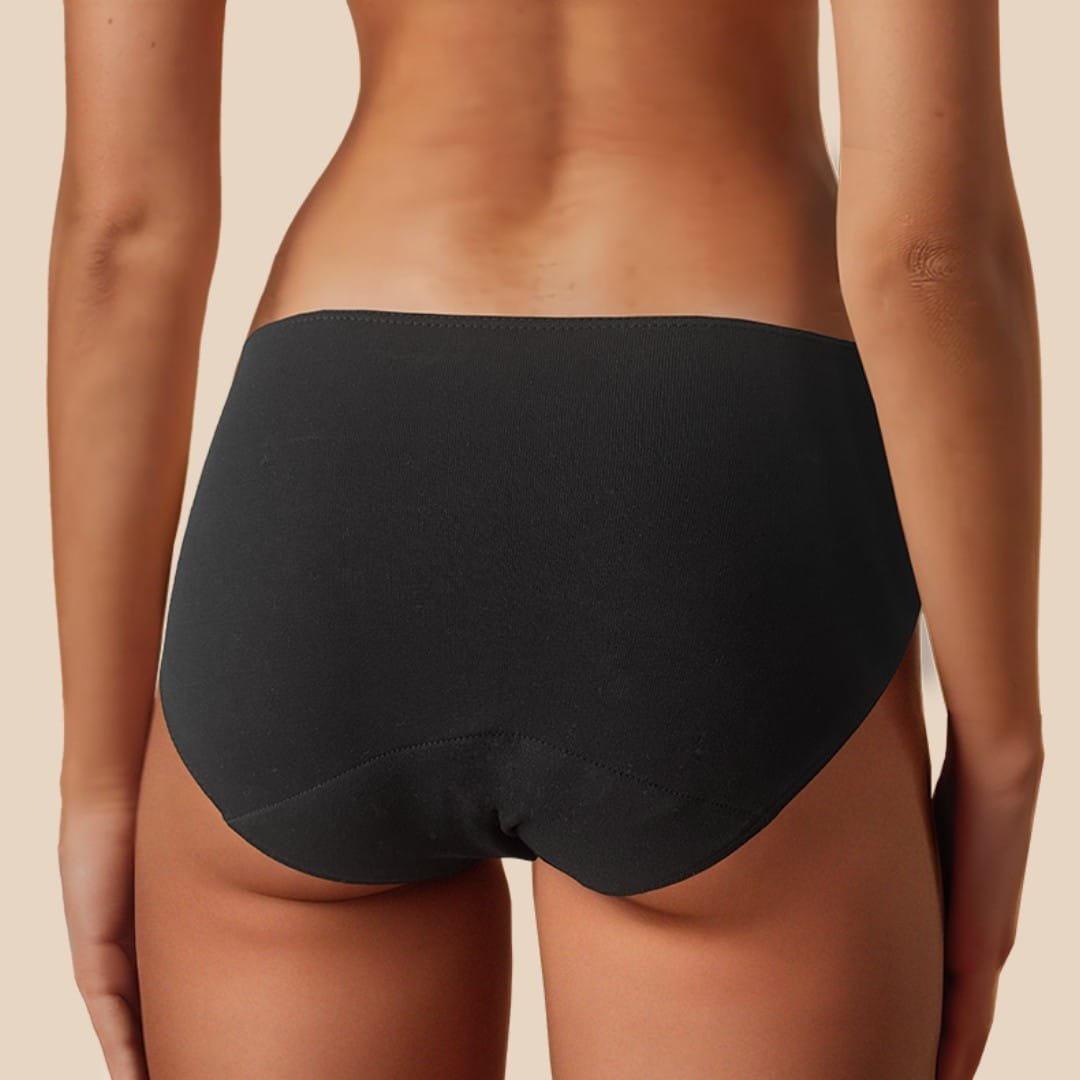 culotte de règles avec un triangle de dentelle sur le devant pour toutes les pertes quotidiennes : pertes blanches, post-partum, fuites urinaires...